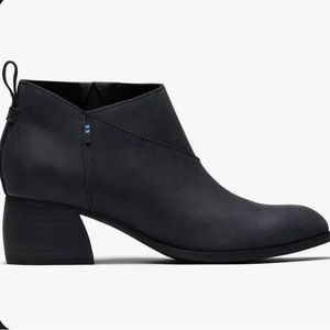 Toms womens Leilani Black Suede Ankle Bootie size 8 W block heel slip on stretch